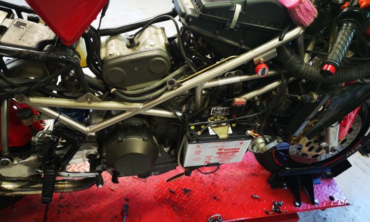 remplacement courroies de distribution sur ducati 888 à bourgoin jaillieu