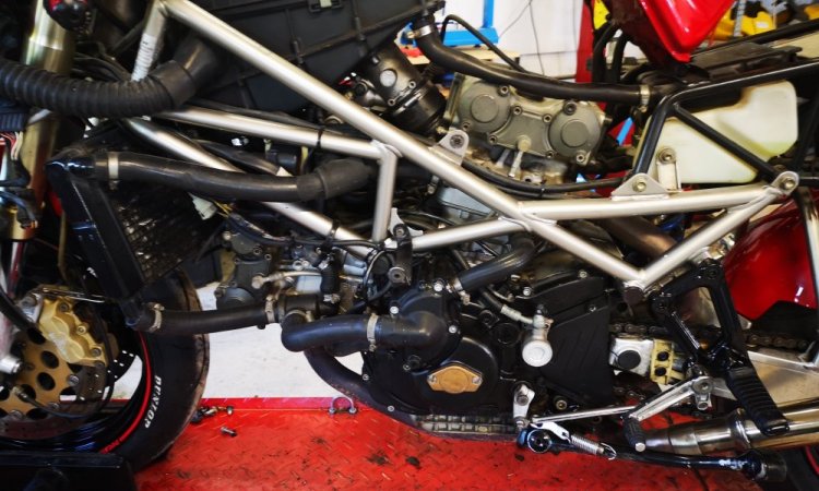 remplacement courroies de distribution sur ducati 888 à bourgoin jaillieu